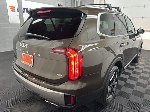 Used 2025 Kia Telluride S image 9