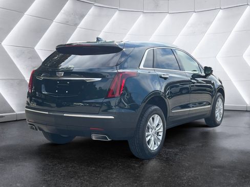 New 2025 Cadillac XT5 Luxury image 6