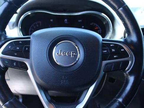 Used 2020 Jeep Grand Cherokee Limited RWD image 18