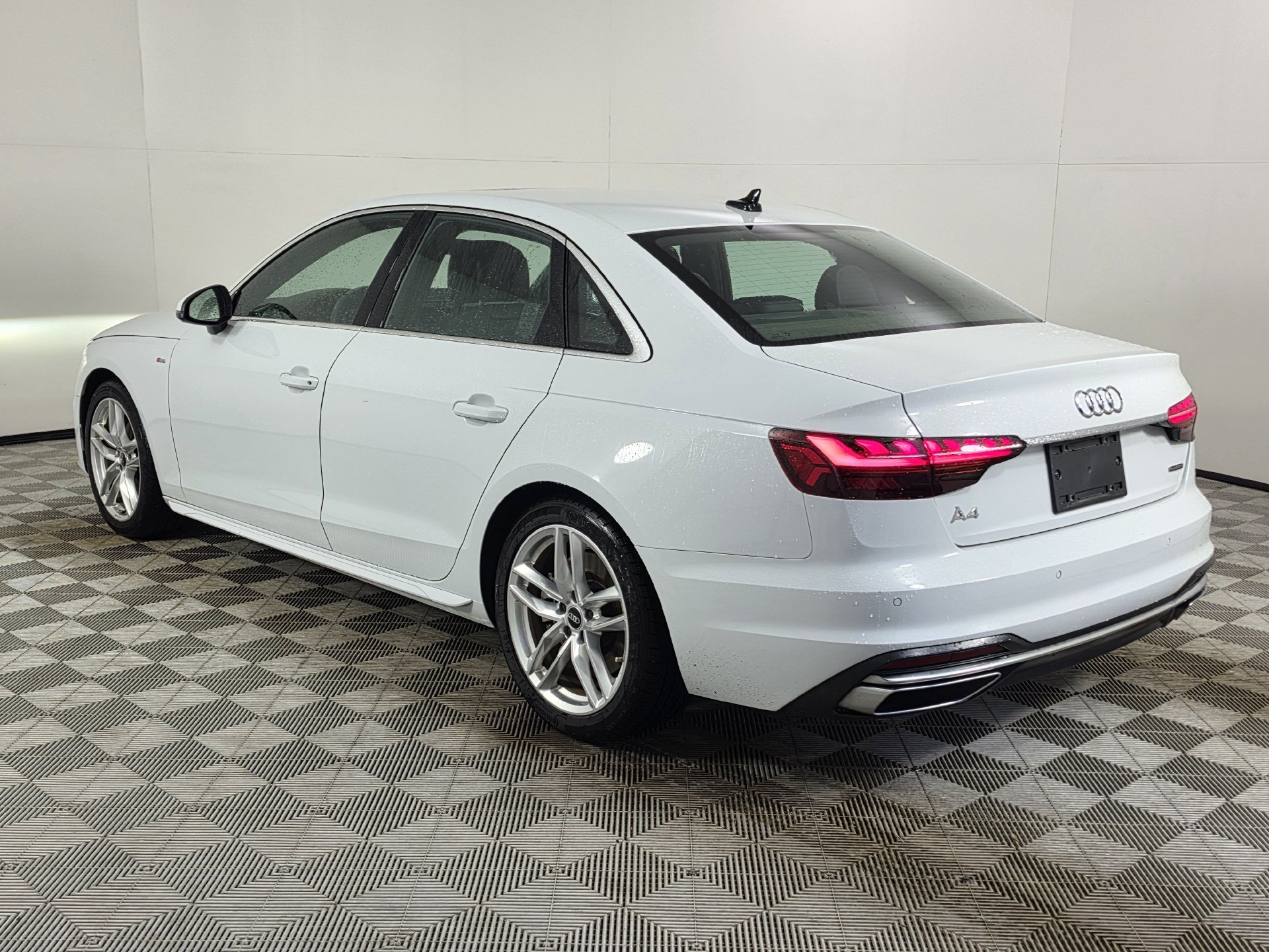 Used 2023 Audi A4 2.0T Premium Plus w/ Premium Plus Package AWD/4WD image 40