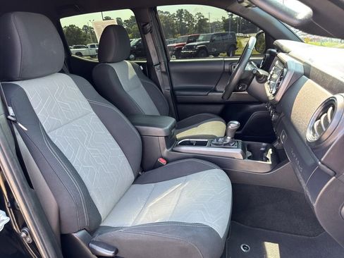 Used 2023 Toyota Tacoma TRD Off-Road image 25