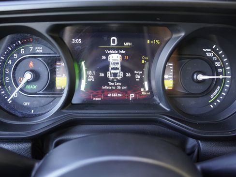 Used 2024 Jeep Wrangler Unlimited Sahara AWD/4WD image 20