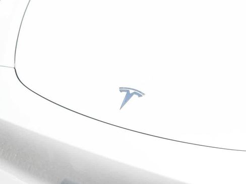 Used 2022 Tesla Model Y Long Range AWD/4WD image 5