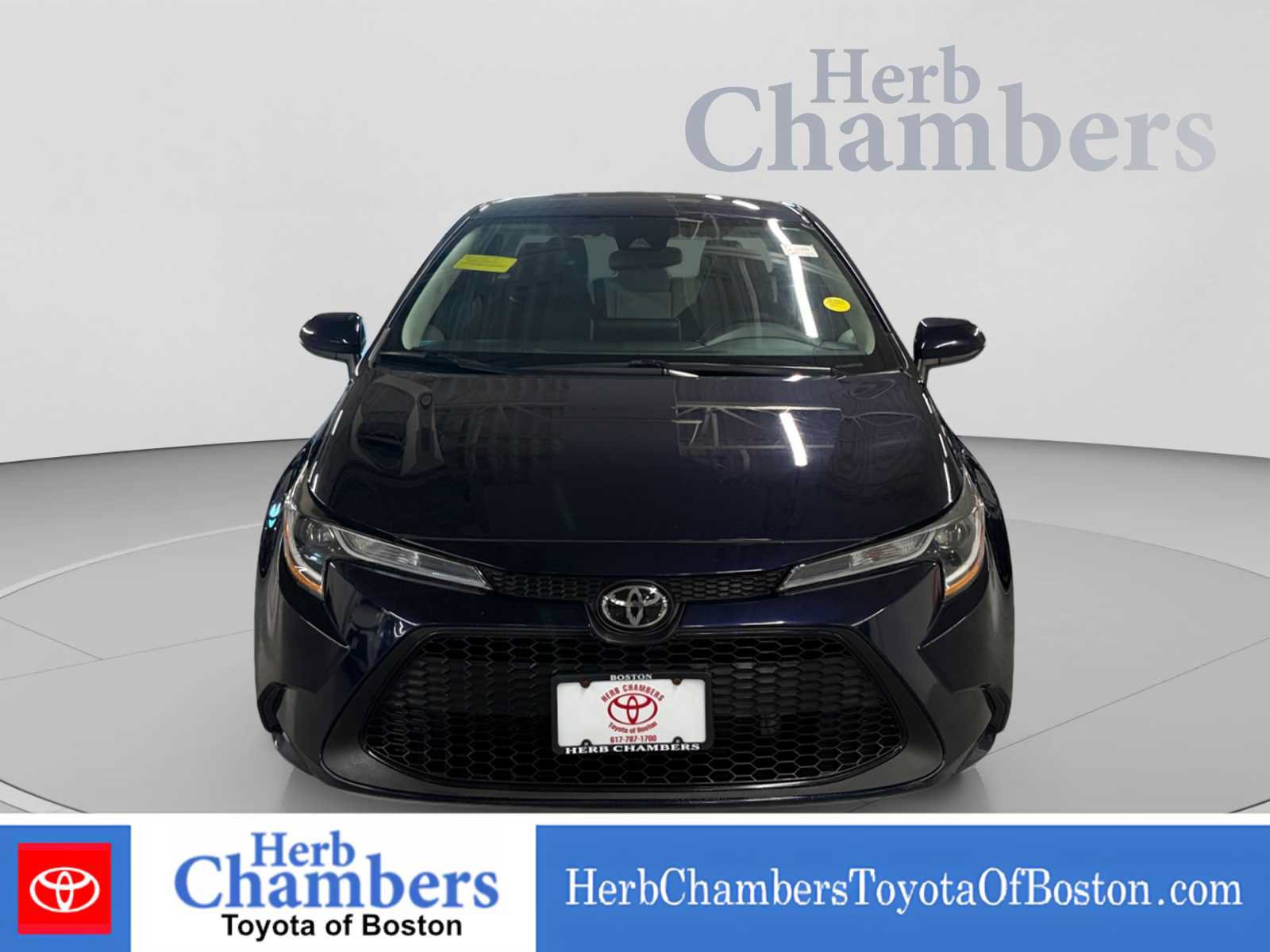 Used 2020 Toyota Corolla LE FWD image 2