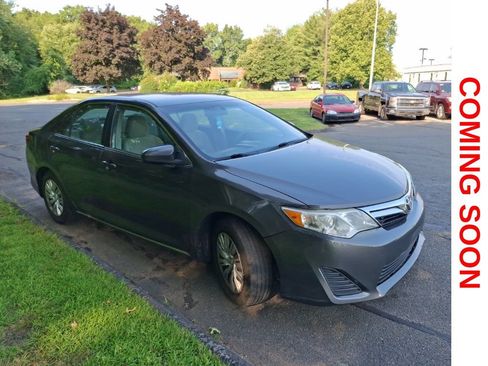 Used 2012 Toyota Camry LE FWD image 4