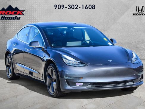 Used 2018 Tesla Model 3 Mid Range image 3