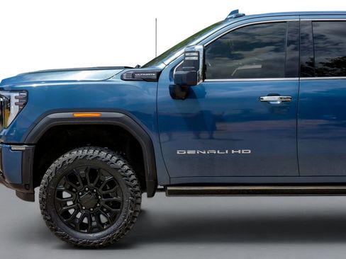 Used 2024 GMC Sierra 2500 Denali Ultimate AWD/4WD image 10
