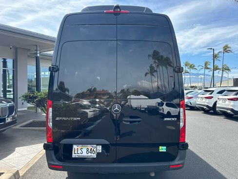 Used 2021 Mercedes-Benz Sprinter 2500 image 10