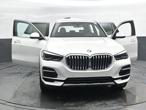 Used 2023 BMW X5 xDrive40i w/ Premium Package image 52