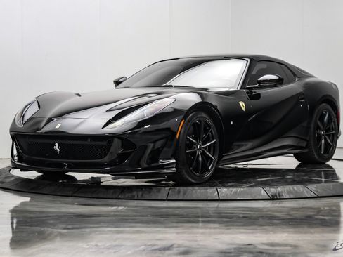 Used 2022 Ferrari 812 GTS RWD image 6
