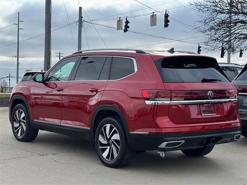 Certified 2025 Volkswagen Atlas SEL image 4
