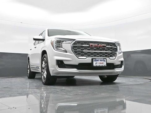 Used 2024 GMC Terrain Denali w/ Denali Premium Package image 38