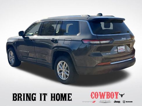 Used 2023 Jeep Grand Cherokee L Laredo image 4