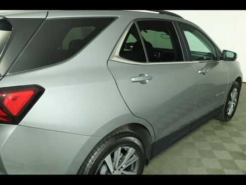 Used 2024 Chevrolet Equinox LT FWD image 20