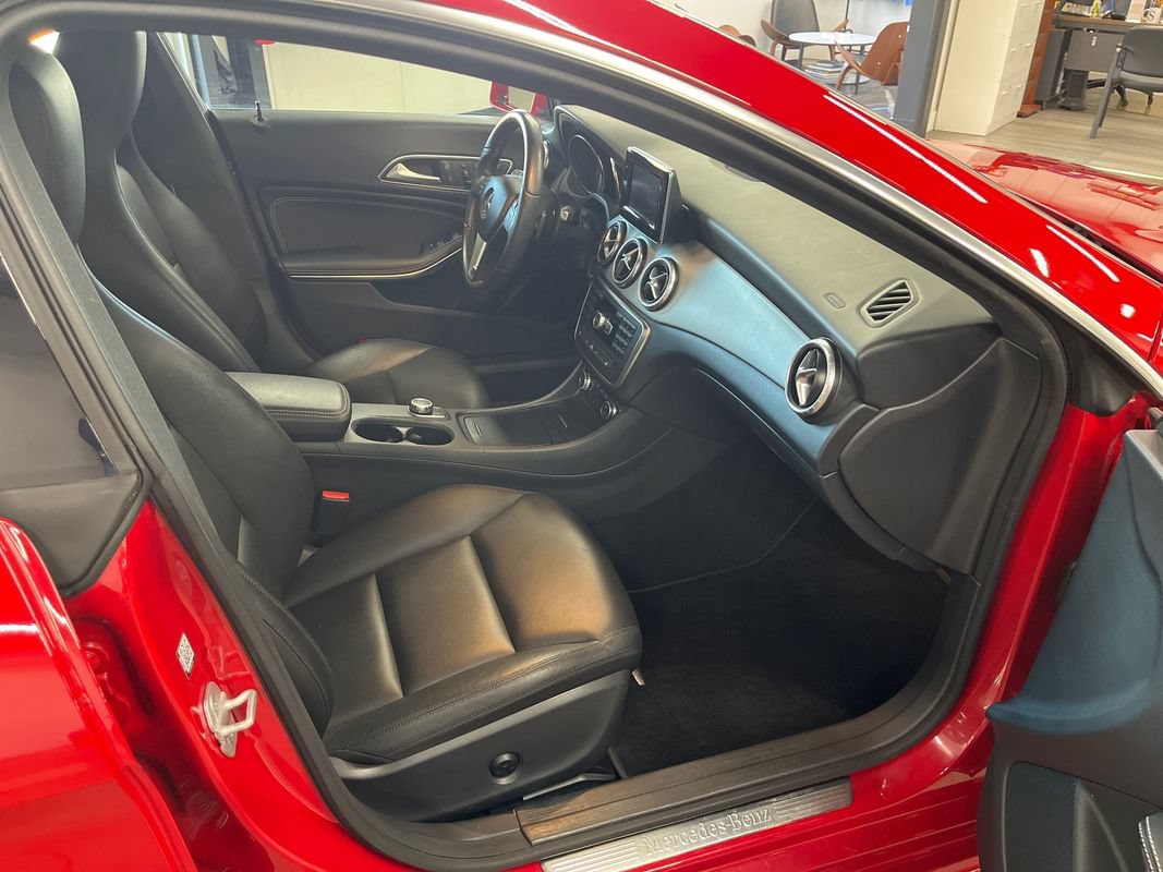 Used 2014 Mercedes-Benz CLA 250 image 51