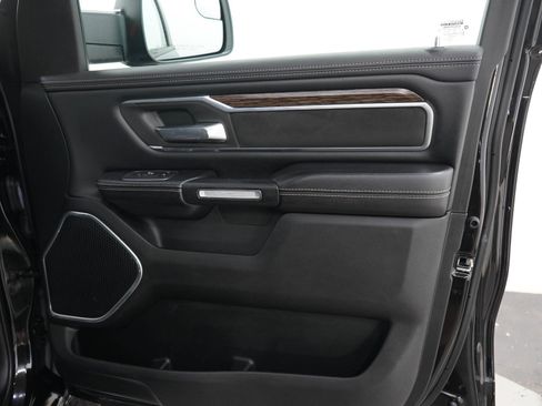 Used 2019 RAM 1500 Laramie AWD/4WD image 11