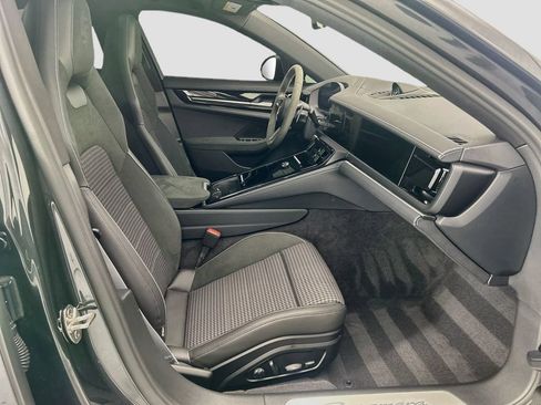Certified 2025 Porsche Panamera 4 AWD/4WD image 21