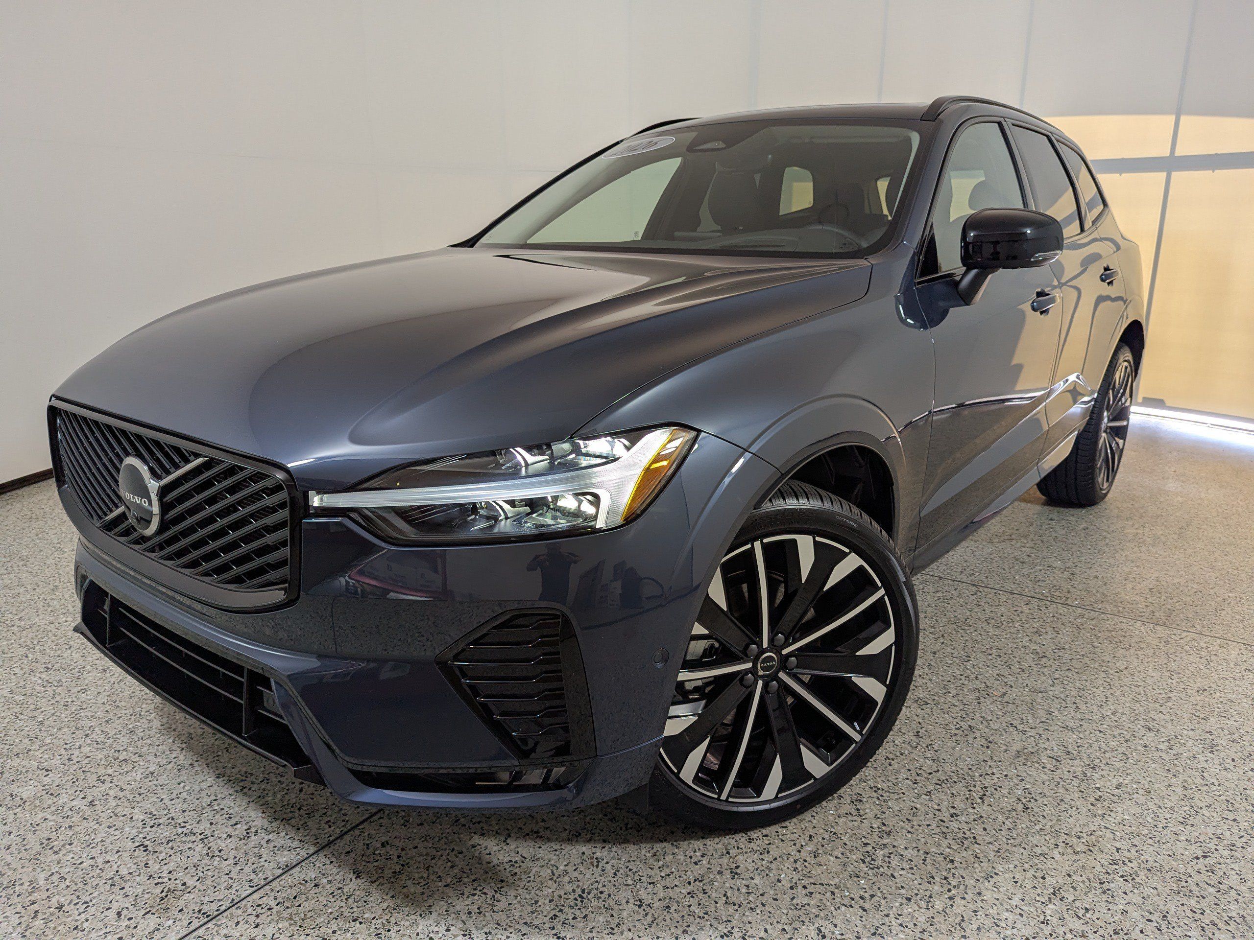 Used 2026 Volvo XC60 B5 Ultra AWD/4WD image 26