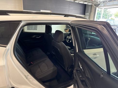 Used 2023 GMC Terrain SLE w/ Driver Convenience Package AWD/4WD image 14