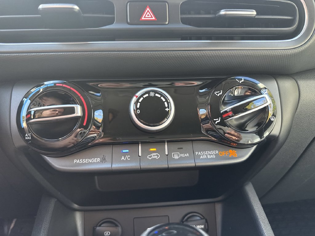 Used 2023 Hyundai Kona SEL AWD/4WD image 18