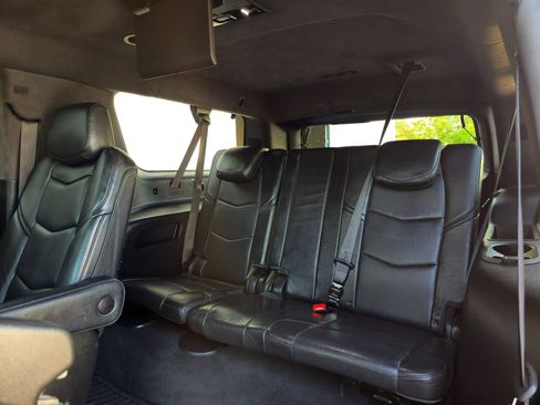 Used 2018 Cadillac Escalade ESV Platinum image 37