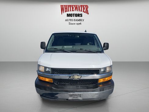 Used 2019 Chevrolet Express 3500 Extended w/ Driver Convenience Package RWD image 8