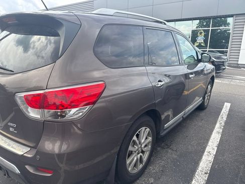 Used 2015 Nissan Pathfinder SL w/ SL Tech Package FWD image 5