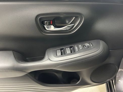 Certified 2025 Honda HR-V LX image 17