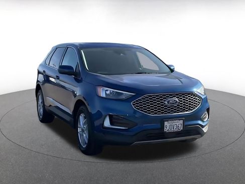Used 2024 Ford Edge SEL image 2