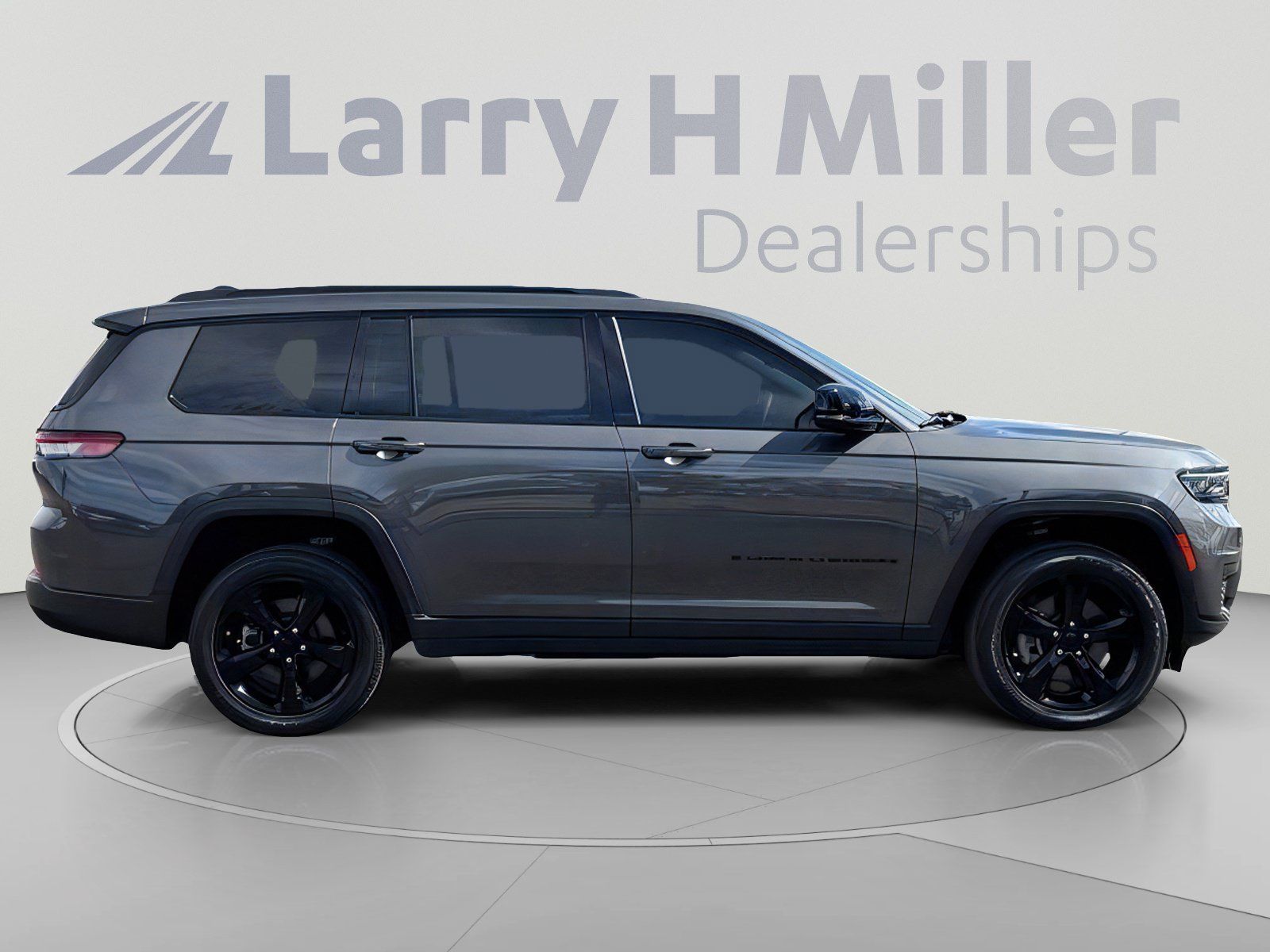 Used 2023 Jeep Grand Cherokee L Laredo AWD/4WD image 7