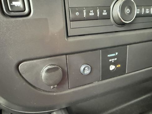Used 2024 Chevrolet Express 2500 w/ Driver Convenience Package image 18