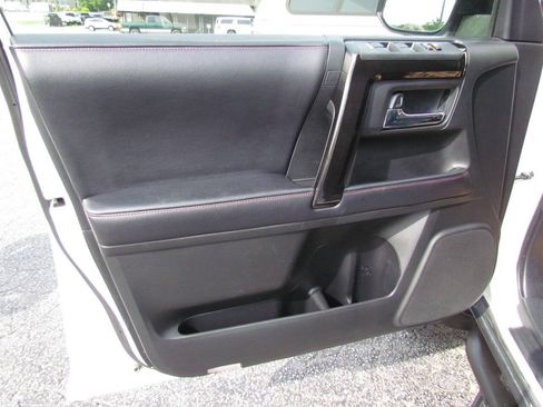 Used 2019 Toyota 4Runner TRD Off-Road Premium AWD/4WD image 11