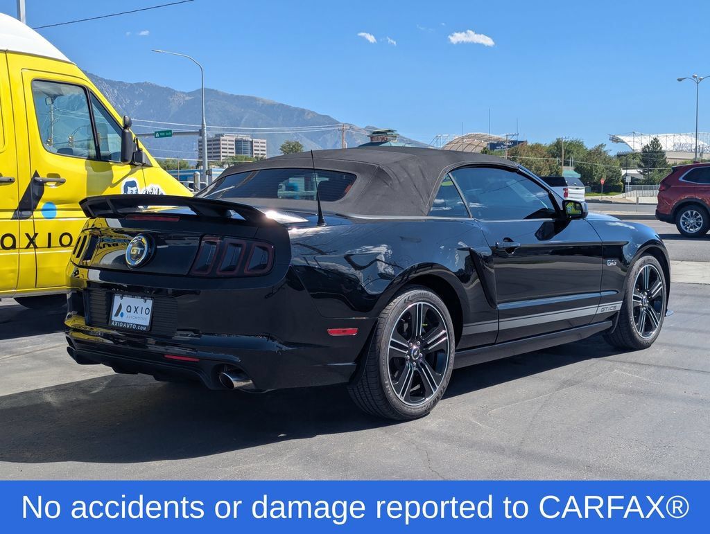 Used 2014 Ford Mustang GT Premium w/ Equipment Group 402A RWD image 4