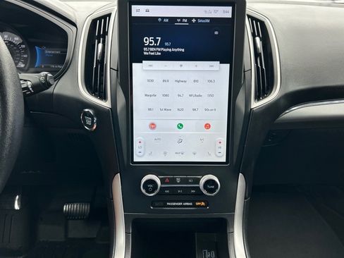 Used 2022 Ford Edge SEL image 27