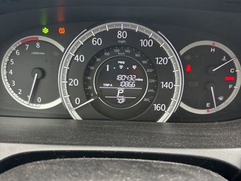 Used 2013 Honda Accord LX image 2