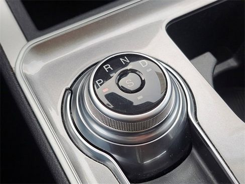 Used 2024 Ford Edge SEL image 17