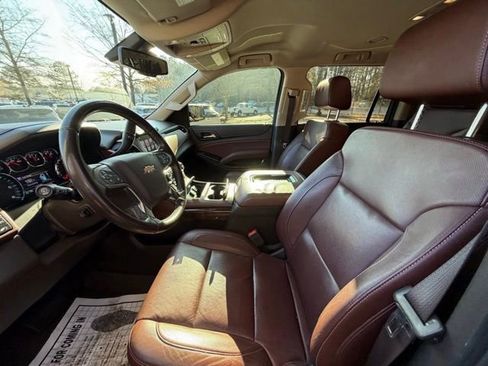 Used 2020 Chevrolet Suburban Premier image 15