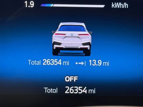 Used 2023 BMW iX xDrive50 w/ Sport Package image 17