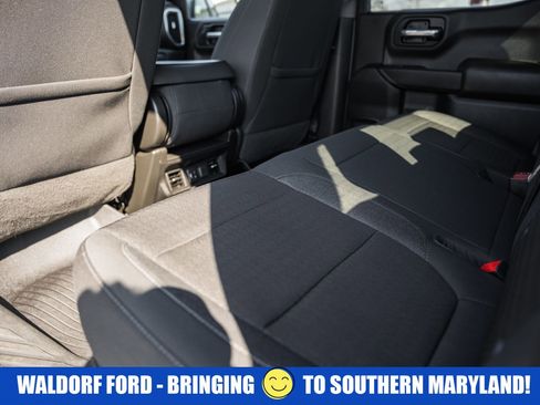 Used 2022 Chevrolet Silverado 1500 LT image 39