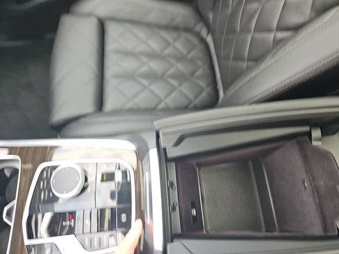 Used 2024 BMW X7 xDrive40i image 24