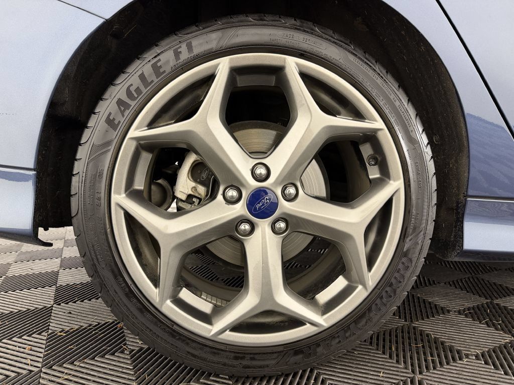 Used 2018 Ford Focus ST FWD image 52