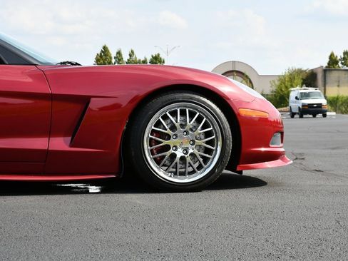 Used 2006 Chevrolet Corvette Convertible w/ Preferred Equipment Group RWD image 9