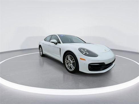Used 2023 Porsche Panamera image 2