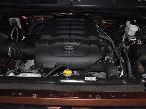 Used 2016 Toyota Tundra Limited w/ Limited Premium Package AWD/4WD image 23
