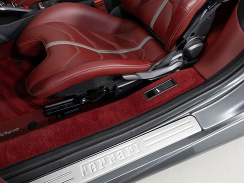 Used 2018 Ferrari 488 Spider image 31