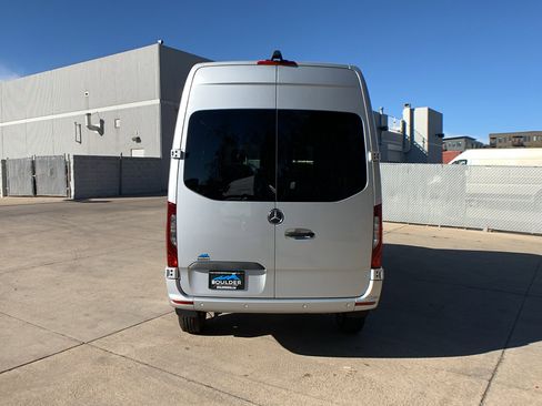 Used 2022 Mercedes-Benz Sprinter 2500 image 4