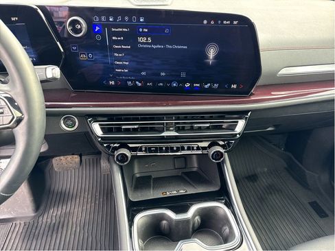 Used 2024 Chevrolet Traverse RS w/ LPO, Floor Liner Package image 20