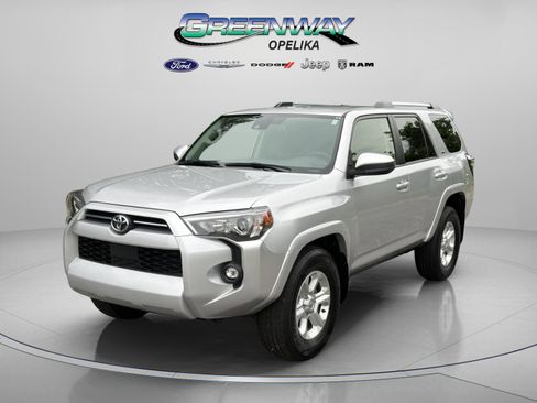 Used 2024 Toyota 4Runner SR5 RWD image 5