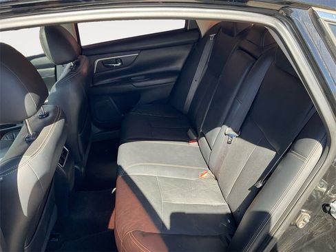 Used 2017 Nissan Altima 3.5 SL w/ 3.5SL Technology Package image 12