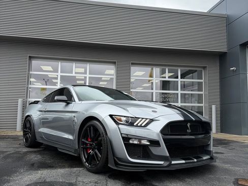 Used 2021 Ford Mustang Shelby GT500 w/ Technology Package image 3